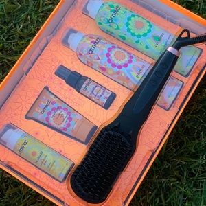 • BRAND NEW • Amika kit!